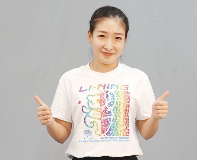 如今，虽然战争的硝烟早已散去，但《松花江上》这首诞生于抗战烽火中的歌曲，依然在中华大地上回响，它时刻提醒着我们，这个民族曾经有过怎样的至暗时刻，而今天我们所能亲见的每一处光明，都来之不易。